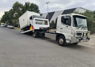 Towing service on Western Ring Road